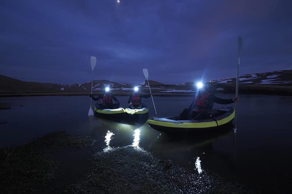 Kanocular gece karanlığında su samurlarının izini sürdü 
