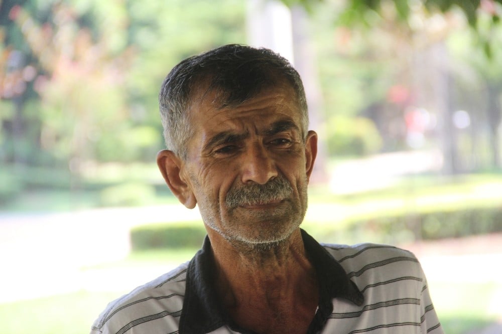 Kanser hastası adamı karısı terk etti 