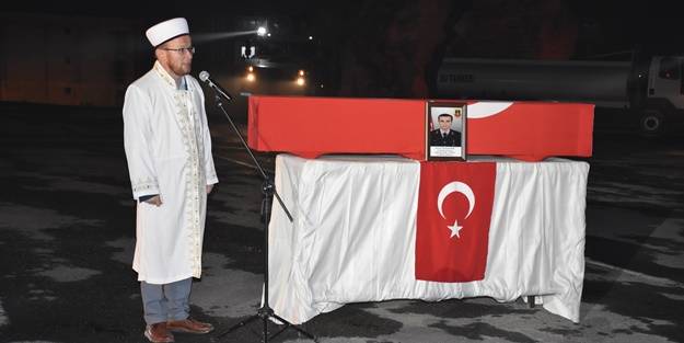 Kanser tedavisi gördüğü hastanede hayatını kaybeden uzman çavuş son yolculuğuna uğurlandı