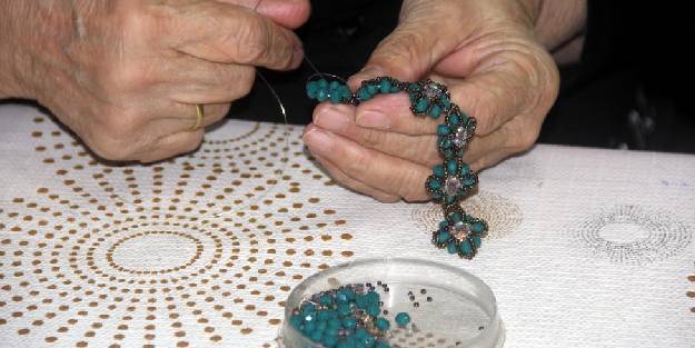 Kanser ve işitme engelli kadınlar bu kurslarda şifa buluyor