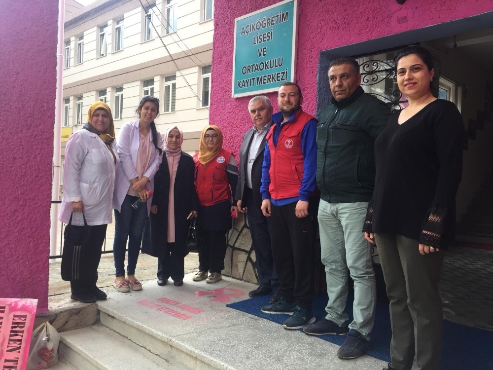 Kanserde erken teşhise boyama yaparak dikkat çektiler 