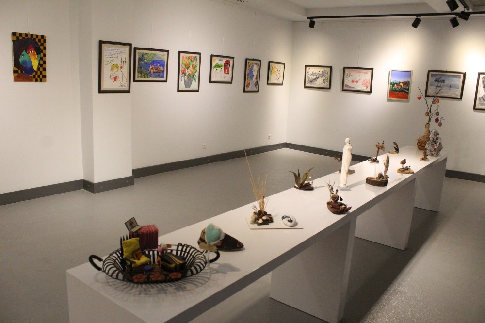 Kanseri sanatla yeniyorlar 