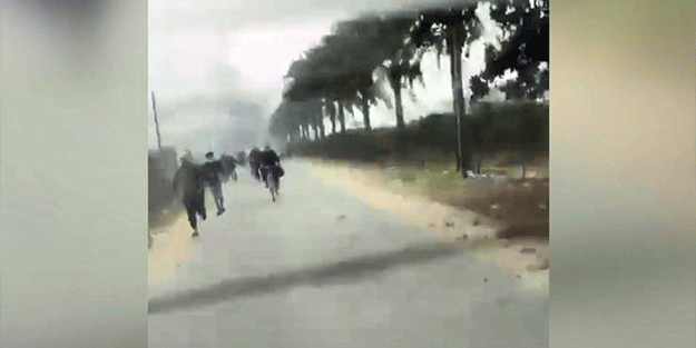 Kansızlar Gazze'de ambulanların bulunduğu bölgeyi vurdu