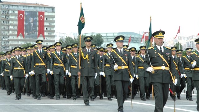 Askeriyede de başörtüsü yasağı kalktı!