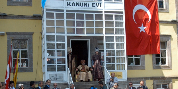 Kanuni Sultan Süleyman anıldı