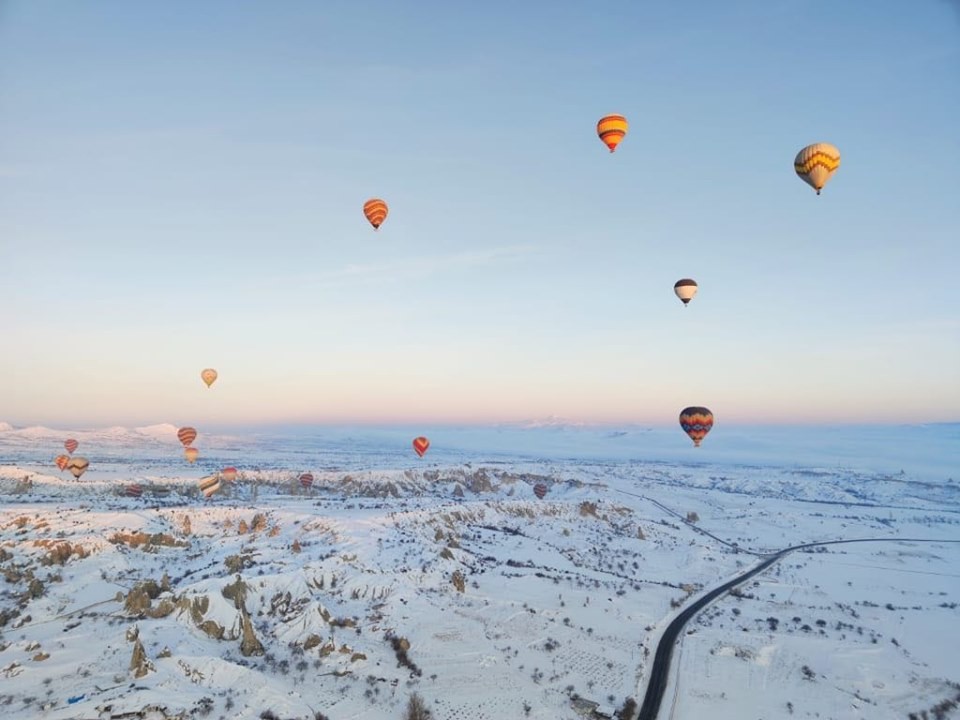 Kapadokya’da balonlar 11 gün aradan sonra yeniden havalandı 