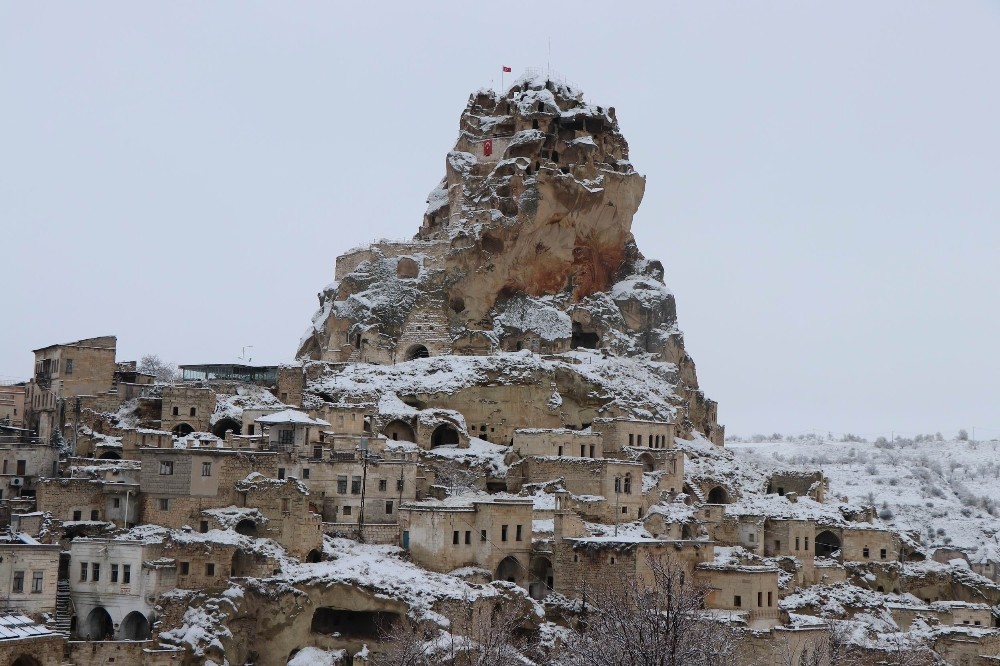 Kapadokya’da Çinli turistlerin kar keyfi 