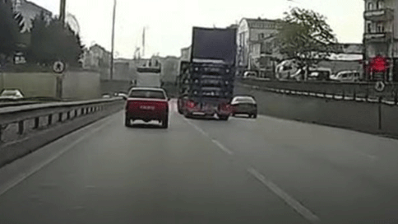 Kapağı açık unutulan kamyon köprüye böyle çarptı!