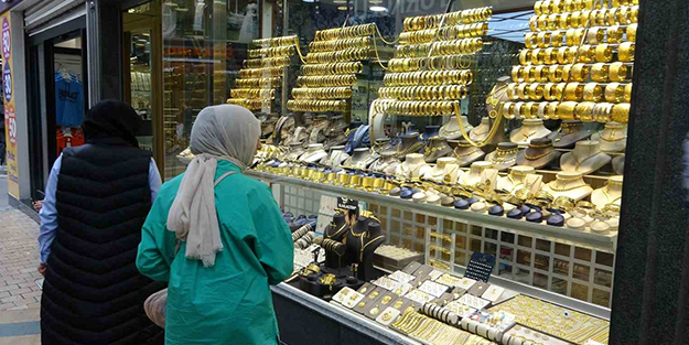 Kapalıçarşı dolup taşacak! Uzman isim 'Gram altın fiyatı o tarihte 700 lira birden değişecek' diyerek duyurdu