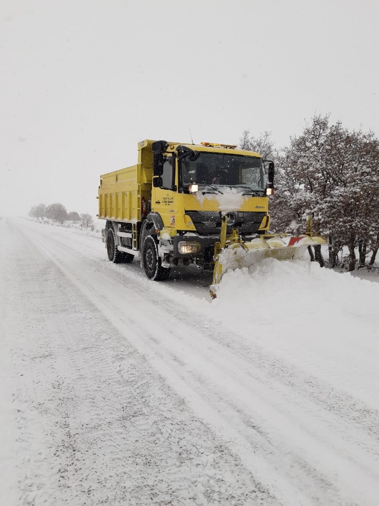 Kapanan 270 köy yolundan 249’u açıldı 