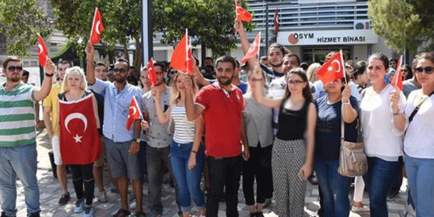 Kapatılan FETÖ üniversitelerinin öğrencileri eylem yaptı
