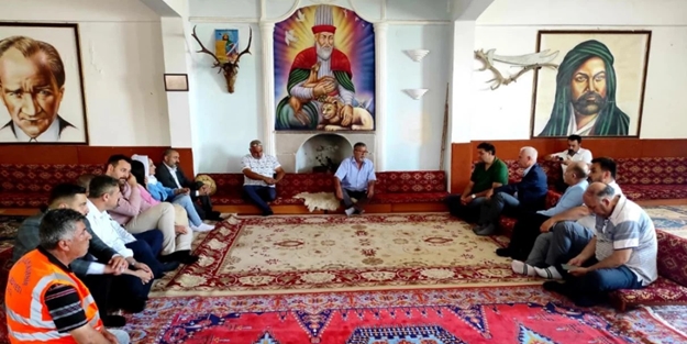 Kapattığı cemevine, Atatürk resmi zorunluluğu!