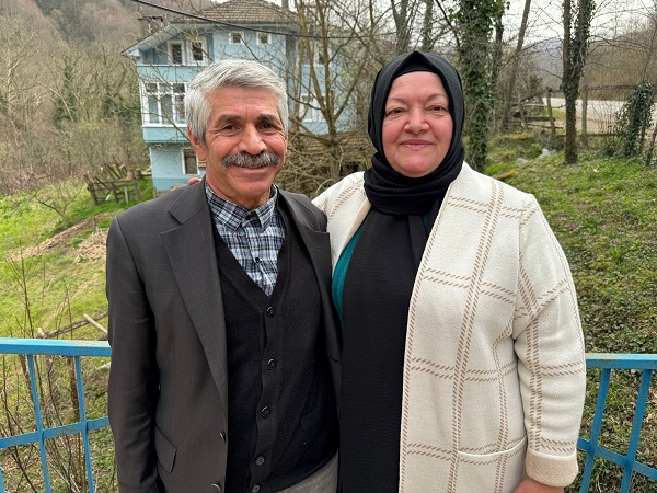 Kapı kapı dolaşıp oy istiyor! Moldovalı gelin köye muhtar adayı oldu