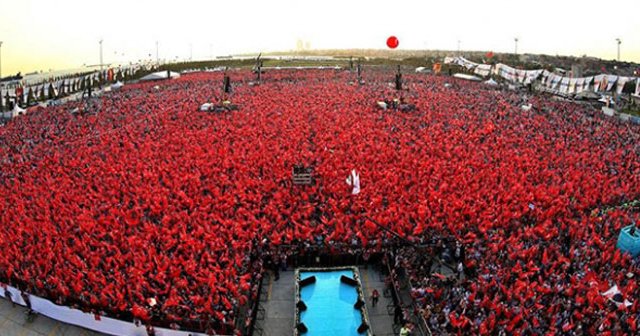  Kapıcı: Bir ayda 100 milyon liralık bayrak satıldı