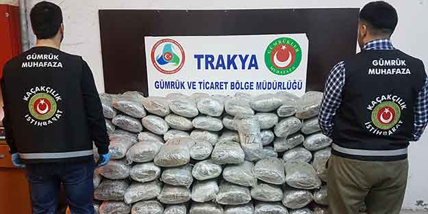 Kapıkule'de binlerce elektronik sigara ve gözlük ele geçirildi