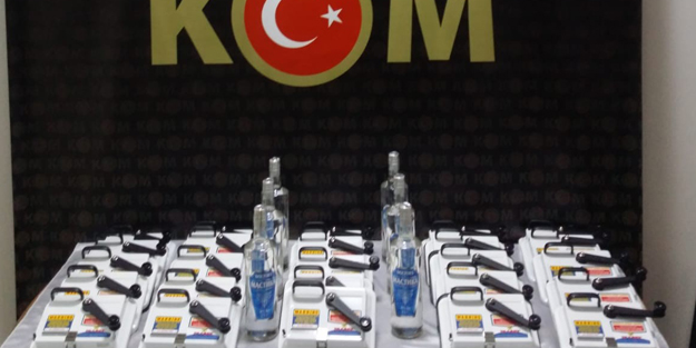 Kapıkule'de bir araçta gümrük kaçağı ürünler ele geçirildi