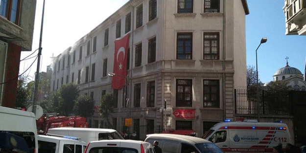 Kapıları kırarak kaçtılar, polis ateş açtı