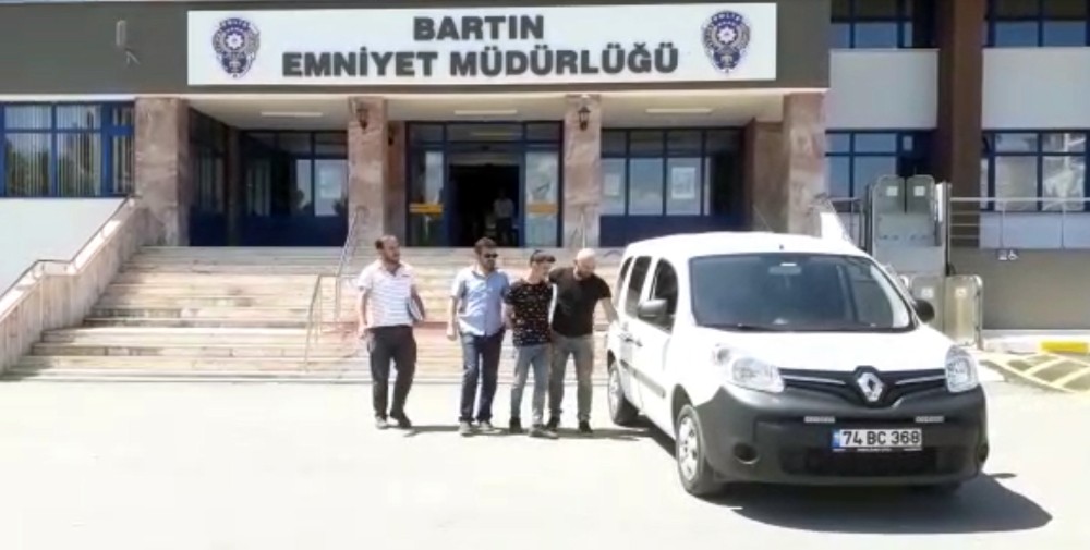 Kapkaçı yaptı, mahkemede serbest kaldı 