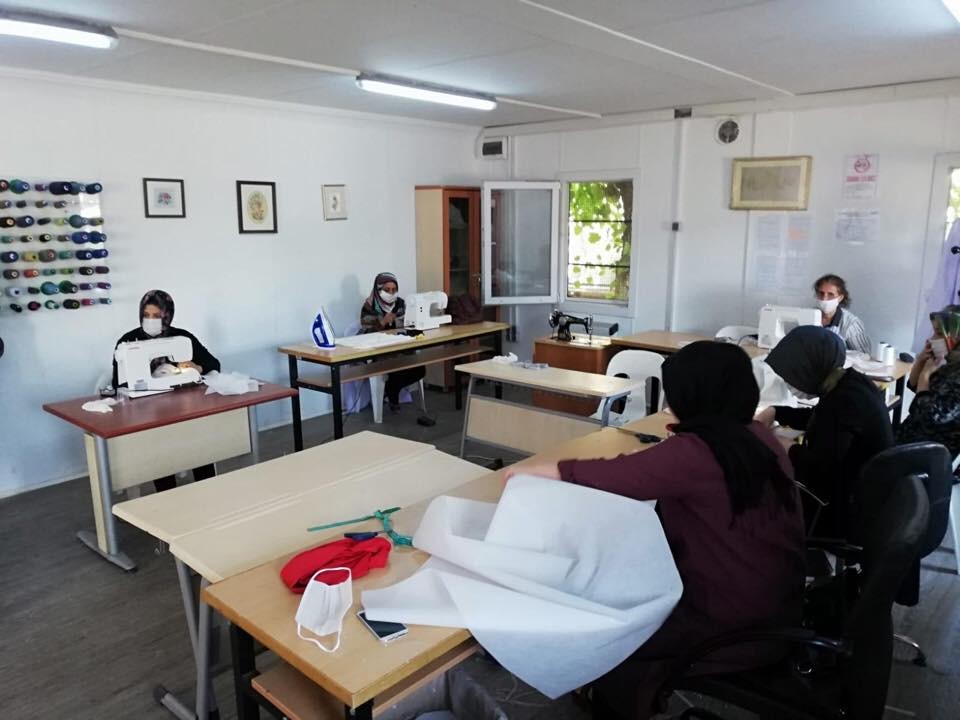 Kaplan ailesinden maske malzemesi bağışı 