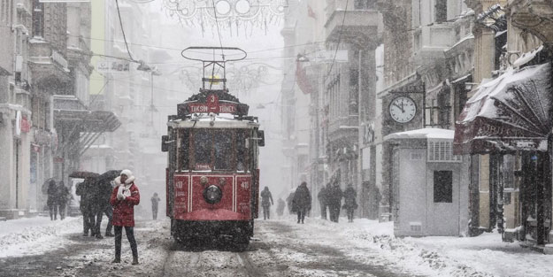 Kar alarmı! Kent 5 dakikada beyaza büründü! İstanbul, Ankara ve diğer iller için hava durumu