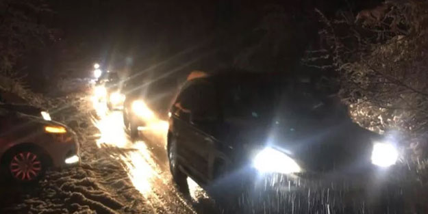 Kar aniden bastırınca yolda kaldılar