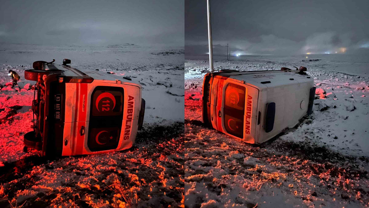 Kar bir anda bastırdı, kontrolden çıkan ambulans devrildi