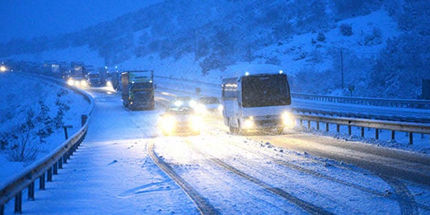 Kar etkisini gösterdi! İşte yollarda son durum