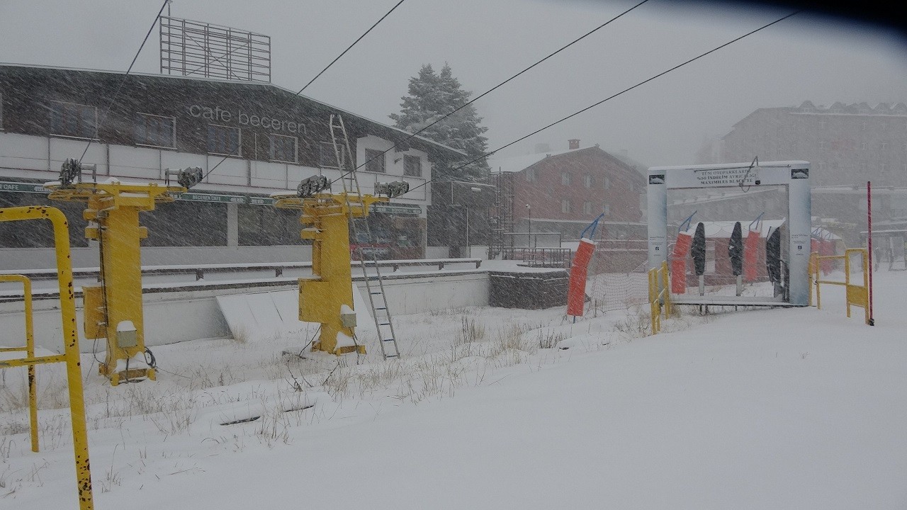 Kar kalınlığı 50 santimetreye ulaştı