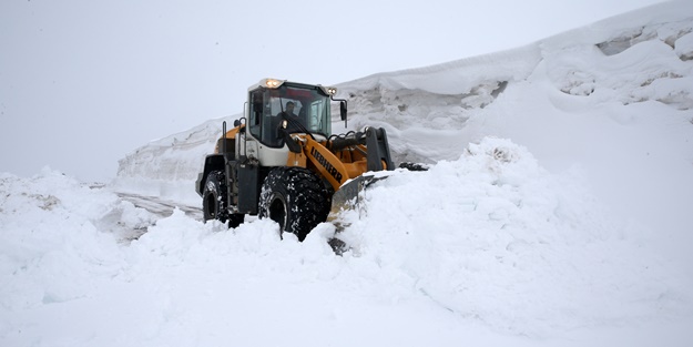 Kar nedeniyle mahsur kaldılar! Ekipler kurtardı
