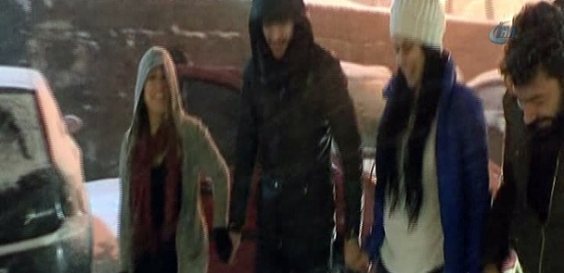 Kar sevincine ilginç kutlama