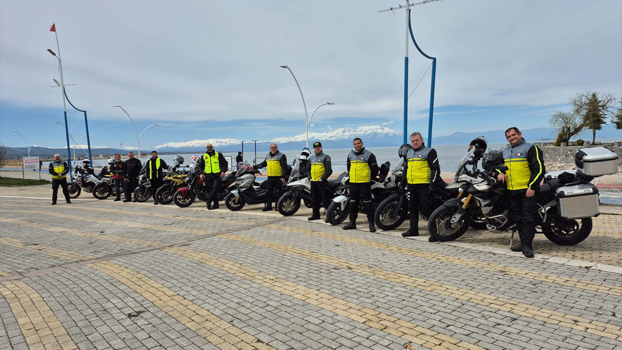 Kar, tipi dinlemediler! Motosikletli grup Manavgat’a ulaştı