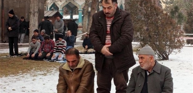 Kar ibadete engel olmadı