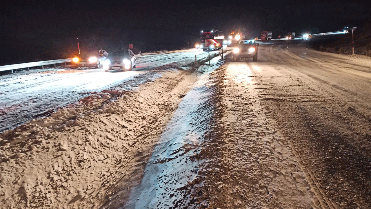 Kar ve soğuk vurdu! Ulaşım durma noktasına geldi