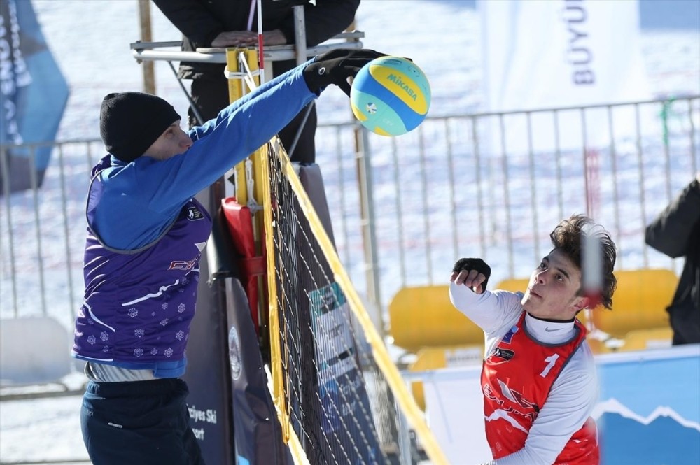 Kar Voleybolu Türkiye Şampiyonası heyecanı Toroslar’da 