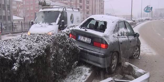 Kar yağışı, beraberinde trafik kazalarını da getirdi