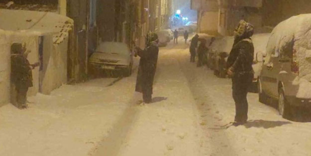 Kar yağışı gece yarısına kadar sürdü