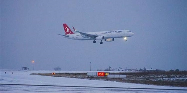Uçuşlara kar engeli; 4 sefer iptal