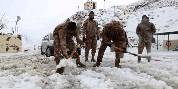 Kar yağışı sonrası ölenlerin sayısı 57'e çıktı