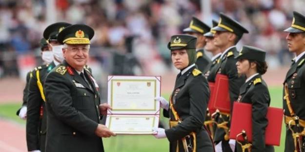 Kara Harp Okulu'nda bir ilk! Başörtülü öğrenci subay oldu