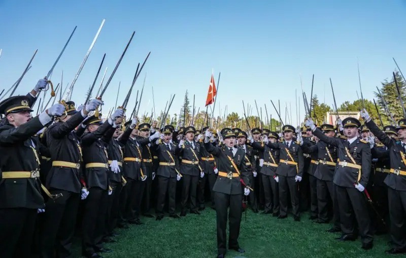 Kara Harp Okulu’ndaki alternatif yemin törenini kim organize etti? Ayşe Böhürler'den dikkat çeken yazı