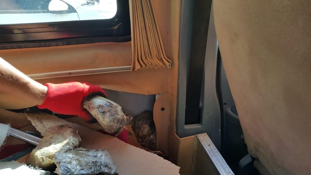 ’Kara’ ile yapılan aramada 55 kilo afyon sakızı ele geçirildi 