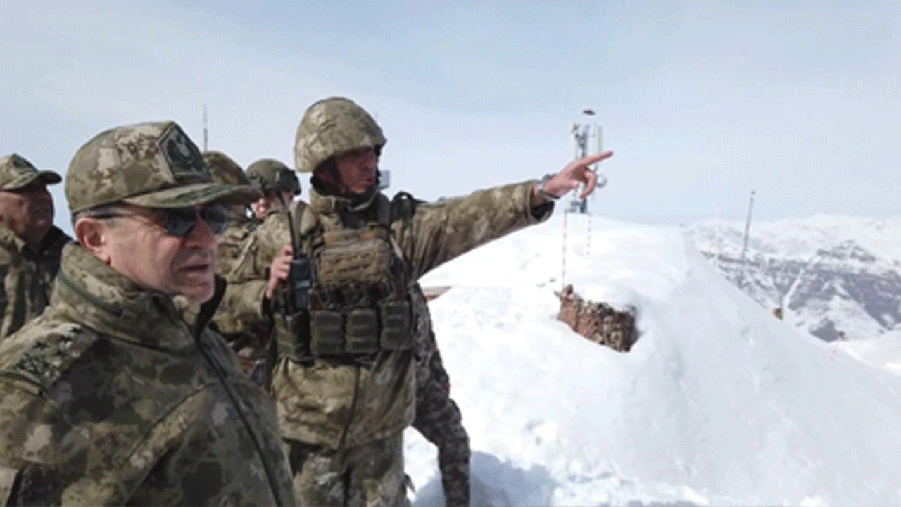 Kara Kuvvetleri Komutanı Hakkari’de!