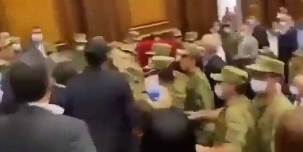 Karabağ yenilgisi sonrası kendilerine gelemediler! Parlamento karıştı