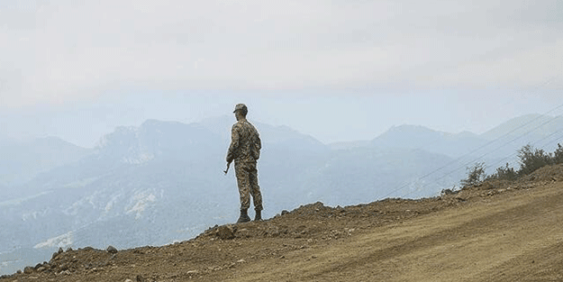 Karabağ'da alçak saldırı! Azeri askerler...