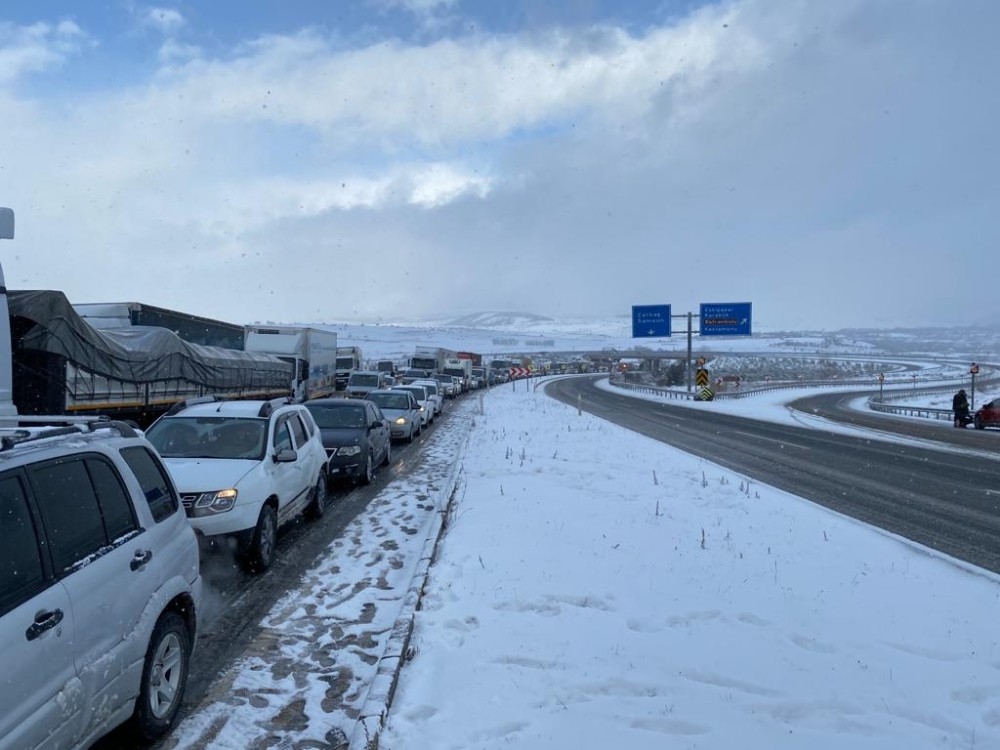 Karabük - Gerede karayolu trafiğe kapandı 