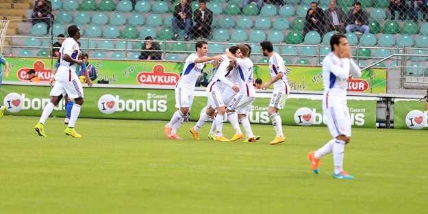 Karabük deplasmanda ilk kez güldü