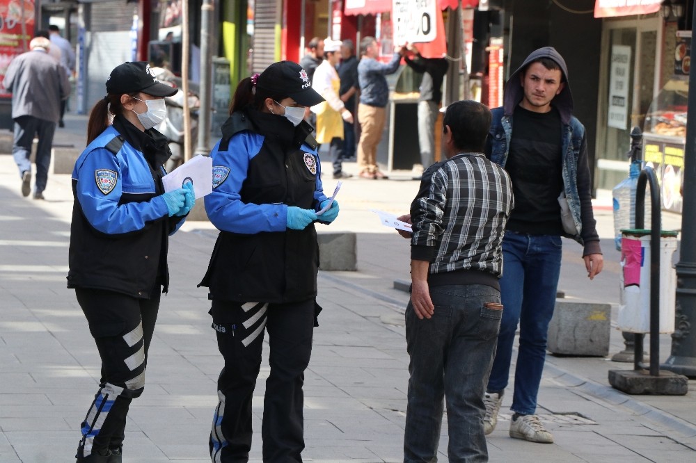 Karabük polisi hem ‘Evde kal’ uyarısı yaptı hem de bilgilendirdi 