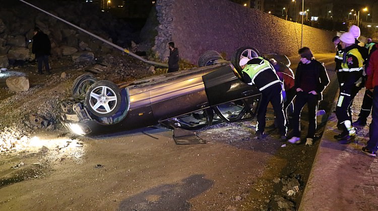 Karabük’te 134 promil alkollü kadın sürücü takla attı!