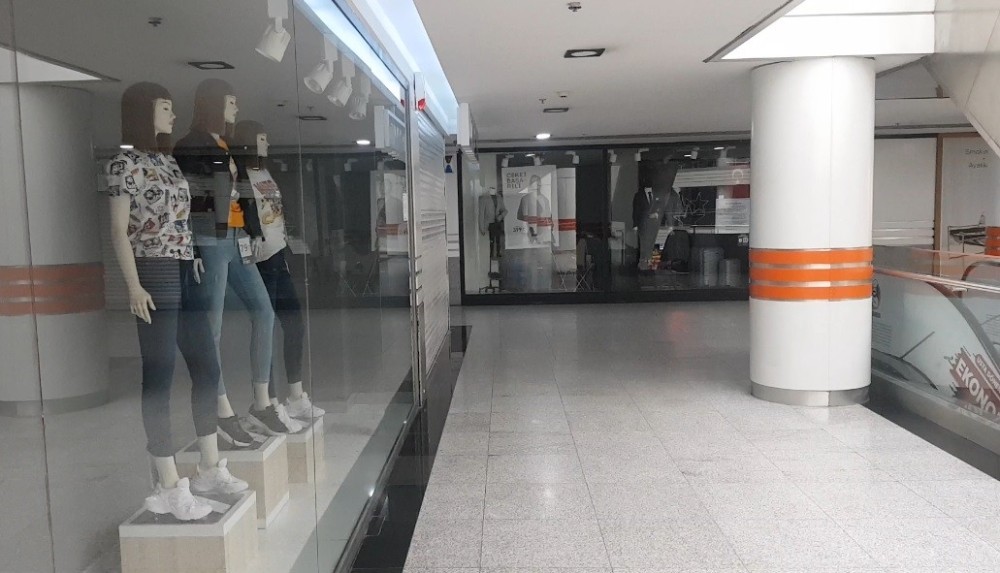 Karabük’te çok sayıda mağaza geçici olarak kapısına kilit vurdu 