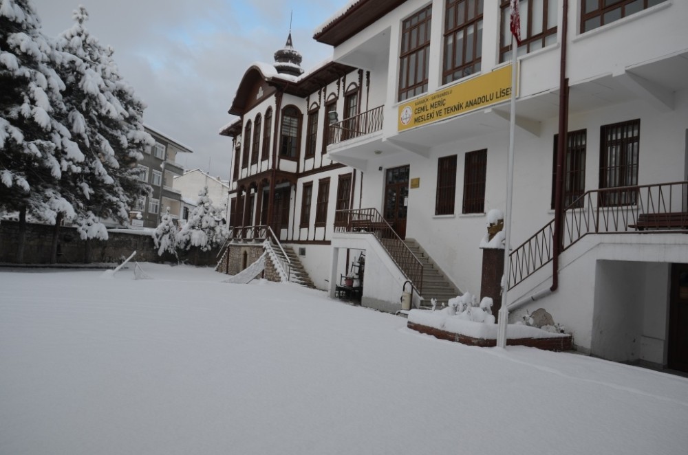 Karabük’te depreme dayanıksız 6 okul için yıkım kararı verildi 